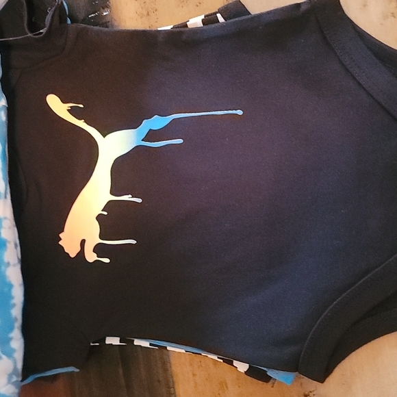 5 pack Puma short sleeve Bodysuits - Picture 4 of 7